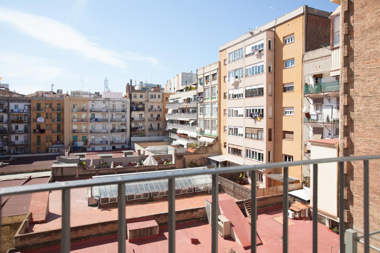 Hostal Centric Barcelona Bagian luar foto